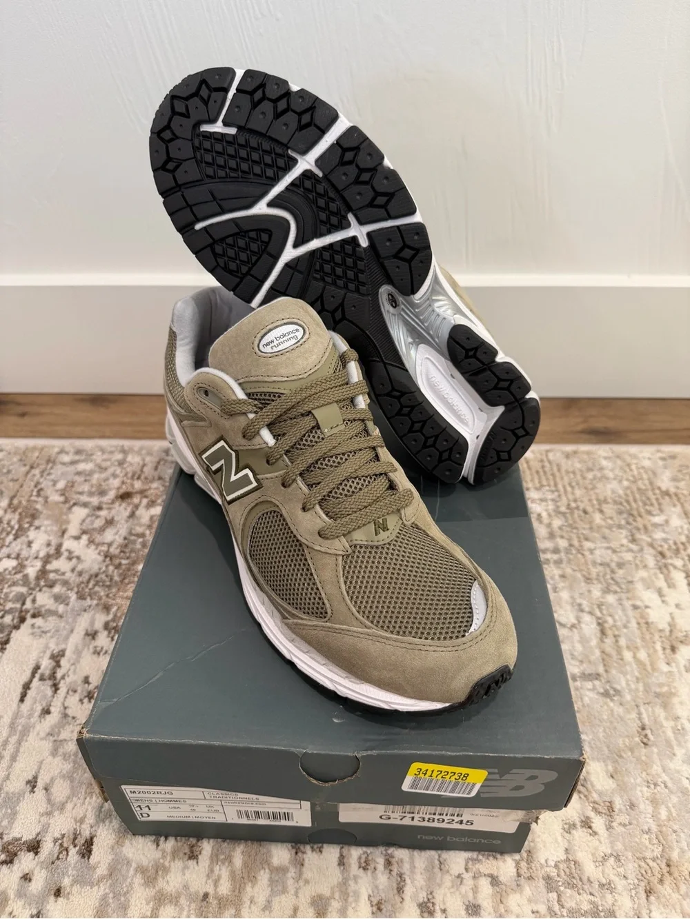 New Balance 2002R 'Olive/White' (M2002RJG) US Size 11 Mens